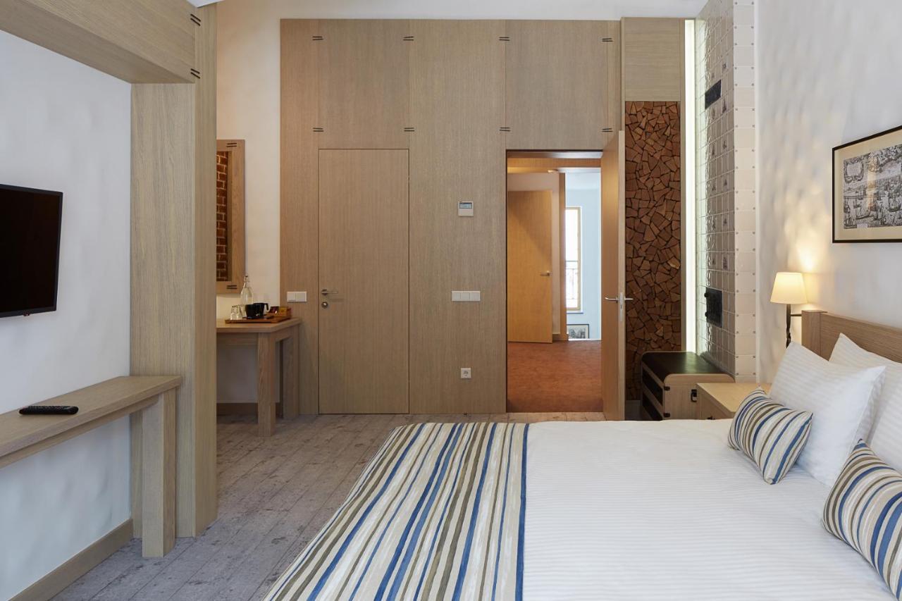 Amstelski Hotel บูโคเวล ภายนอก รูปภาพ