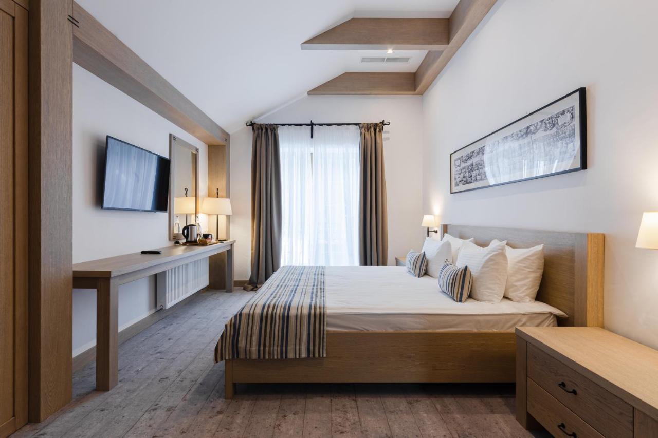 Amstelski Hotel บูโคเวล ภายนอก รูปภาพ