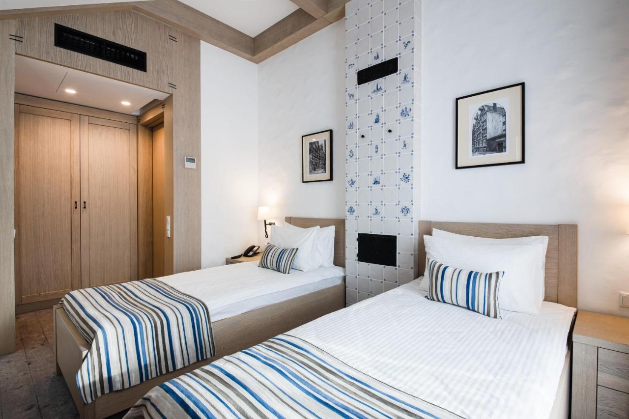 Amstelski Hotel บูโคเวล ภายนอก รูปภาพ